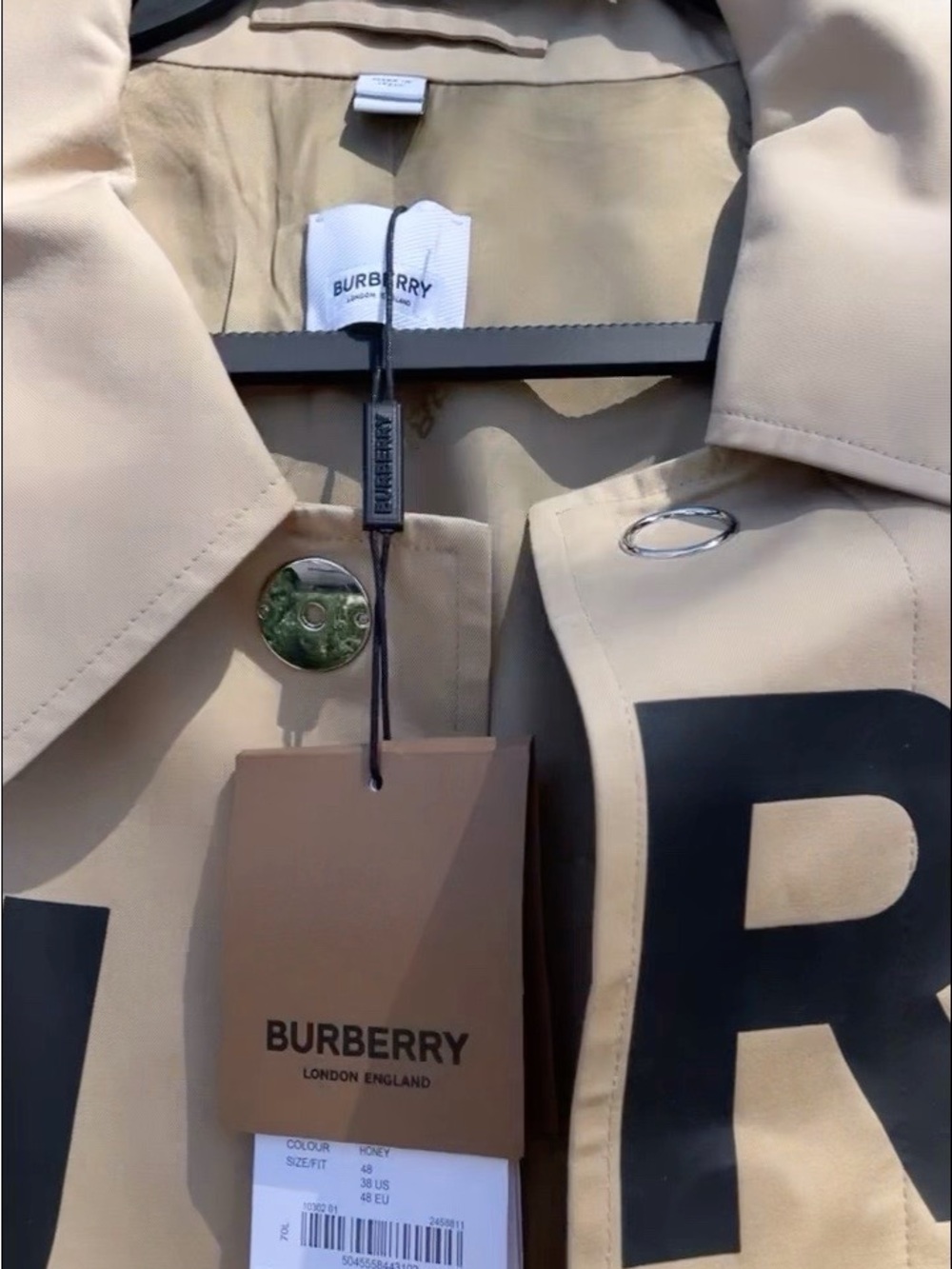 Unisex Burberry Beige Logo Trench Coat - Picture 6 of 9